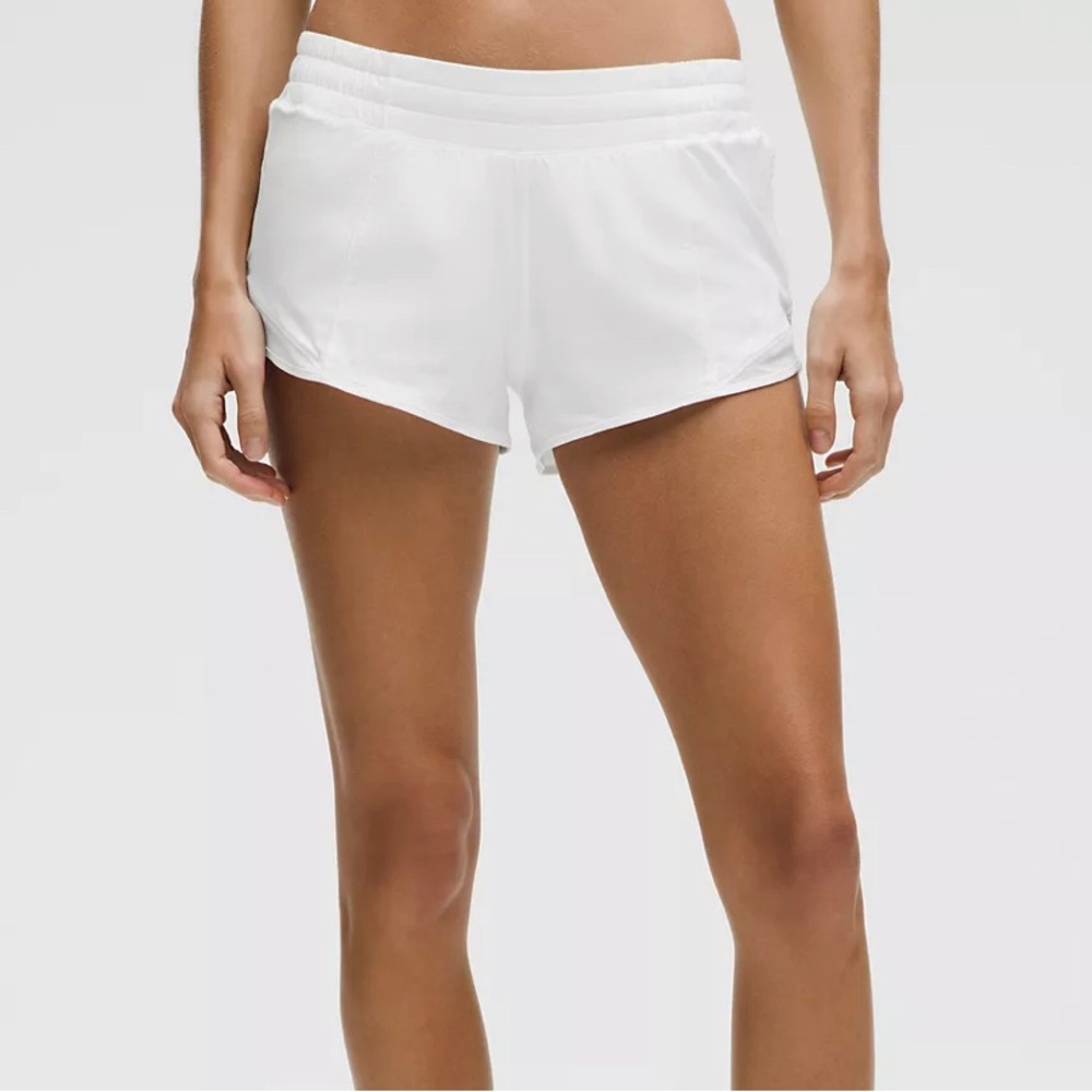 Lululemon white Hotty Hot “2.5 high rise